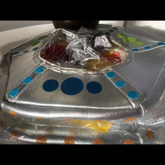 Pottery Barn UFO Space-X Alien Kids Costume Light Up NWT S: 2T 3T - Picture 4 of 10